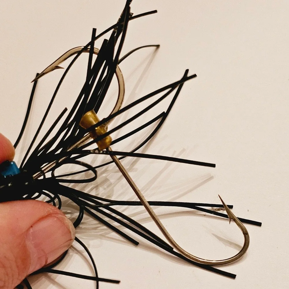 Vintage Buzzbait Fishing Lure Black Skirt Silver Blade Topwater Bass Tackle